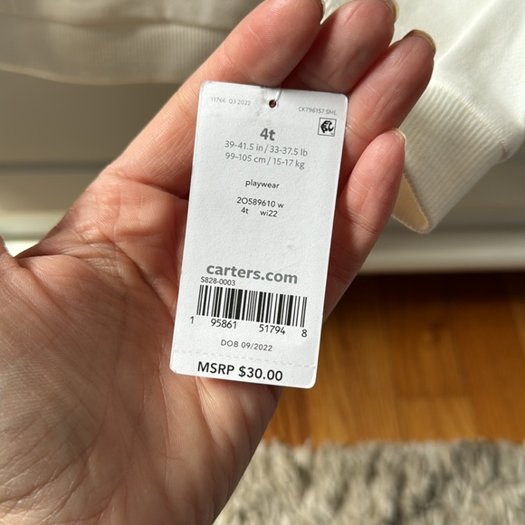 Carter’s Heart Sweatshirt - Picture 5 of 5